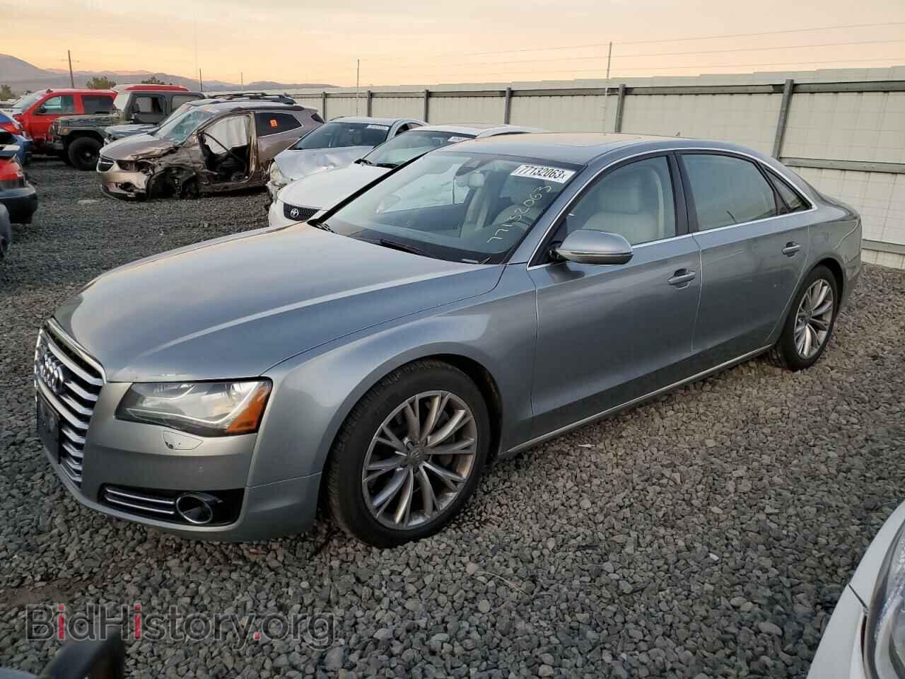 Photo WAURVAFD1BN005686 - AUDI A8 2011