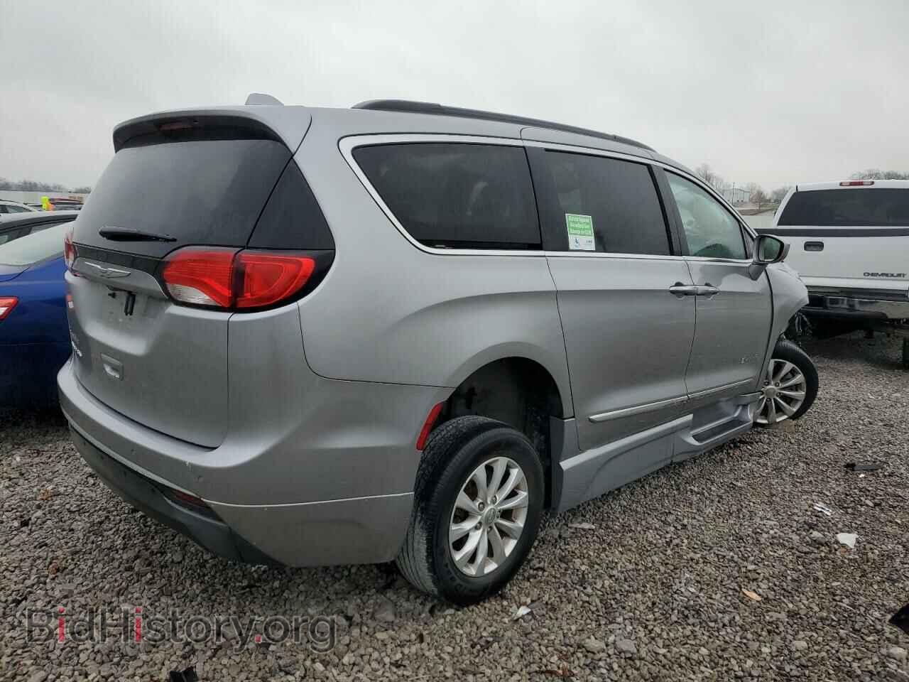 2017 CHRYSLER PACIFICA - VIN: 2C4RC1BG2HR785296 - Фото 3