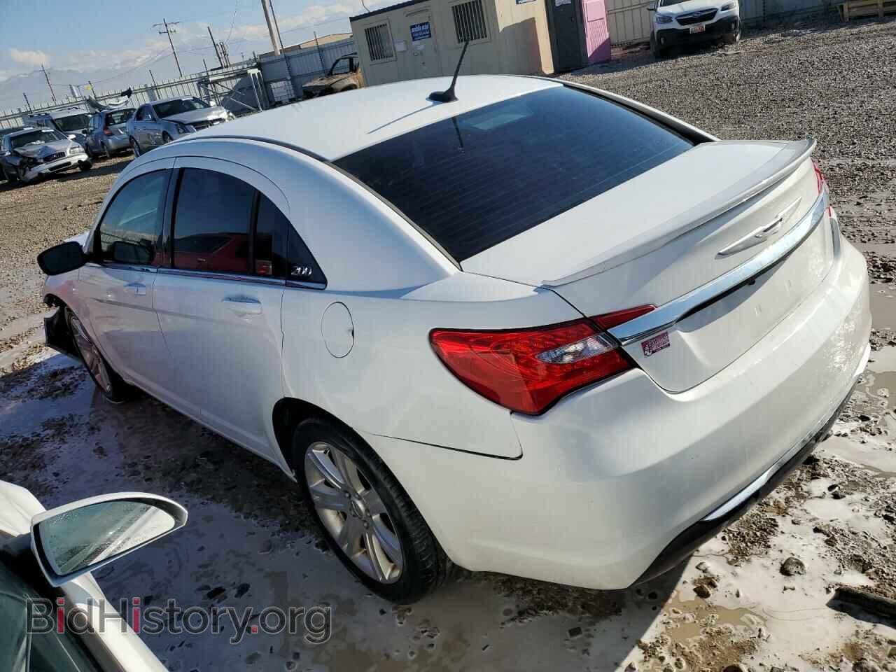 2013 CHRYSLER 200 - VIN: 1C3CCBAB2DN762808 - Photo 2