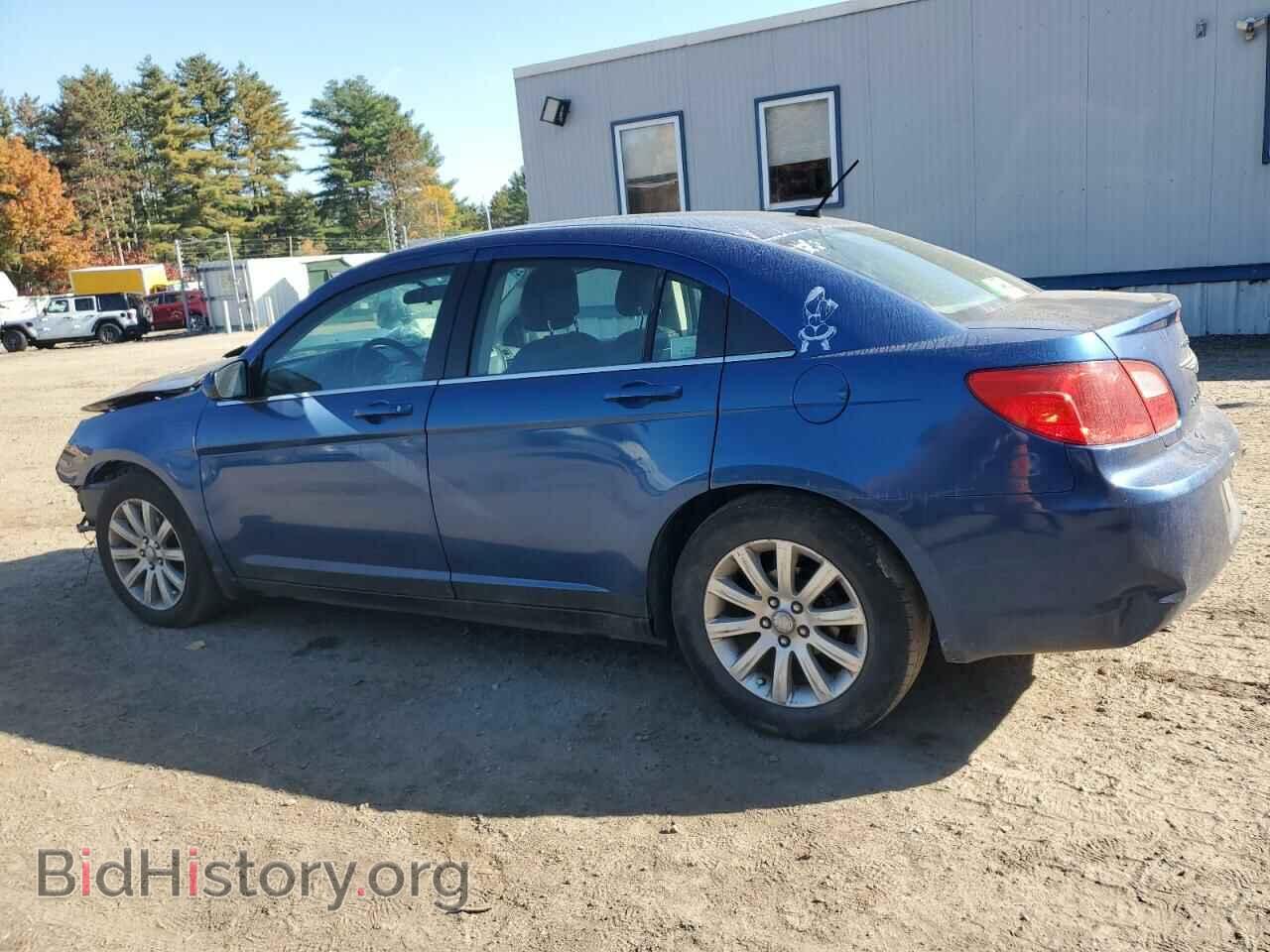 2010 CHRYSLER SEBRING - VIN: 1C3CC5FB6AN135468 - Фото 2