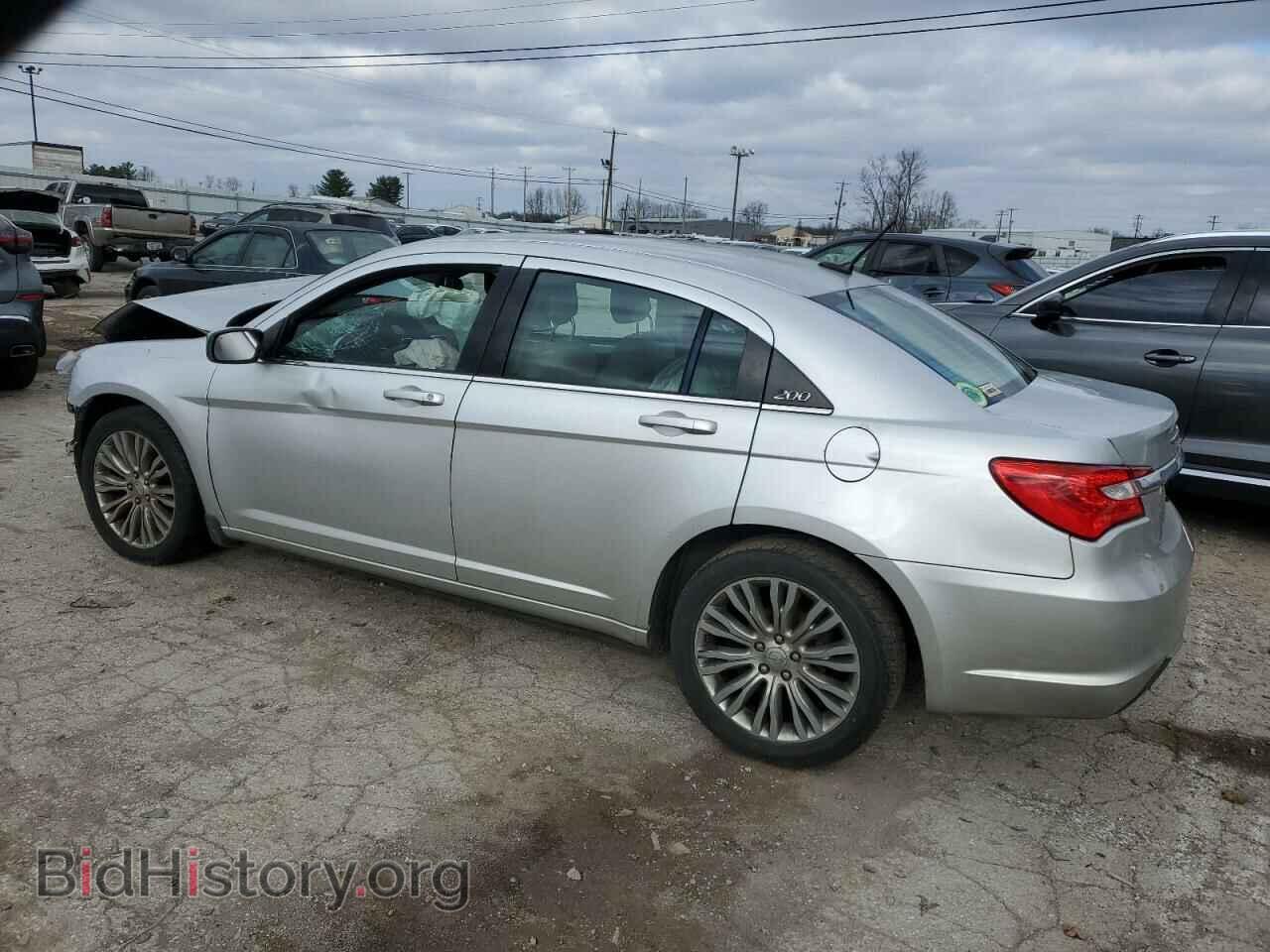 2012 CHRYSLER 200 - VIN: 1C3CCBAB8CN262215 - Фото 2