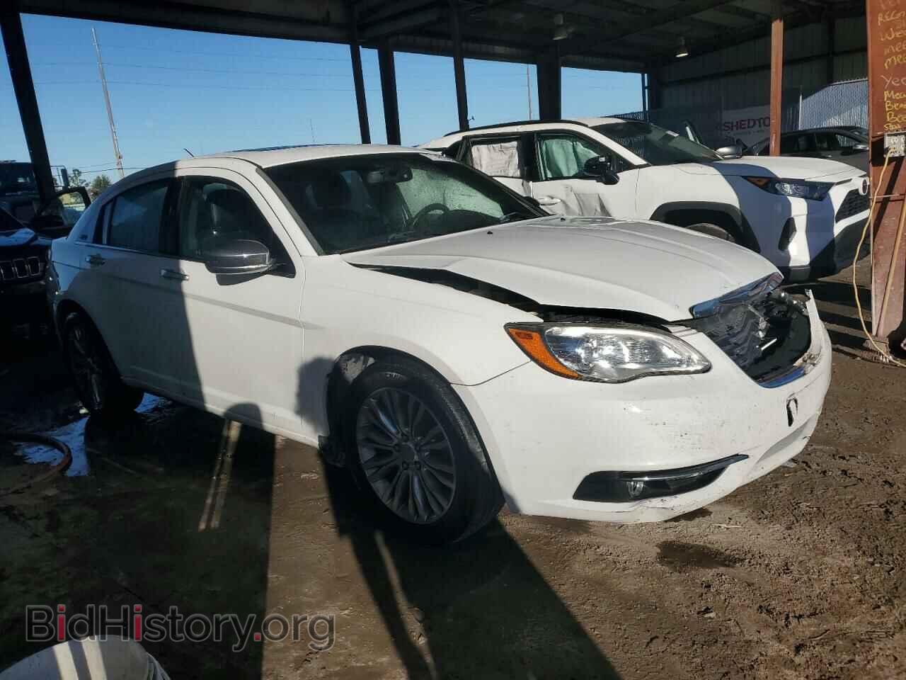2011 CHRYSLER 200 - VIN: 1C3BC2FB3BN551490 - Photo 4