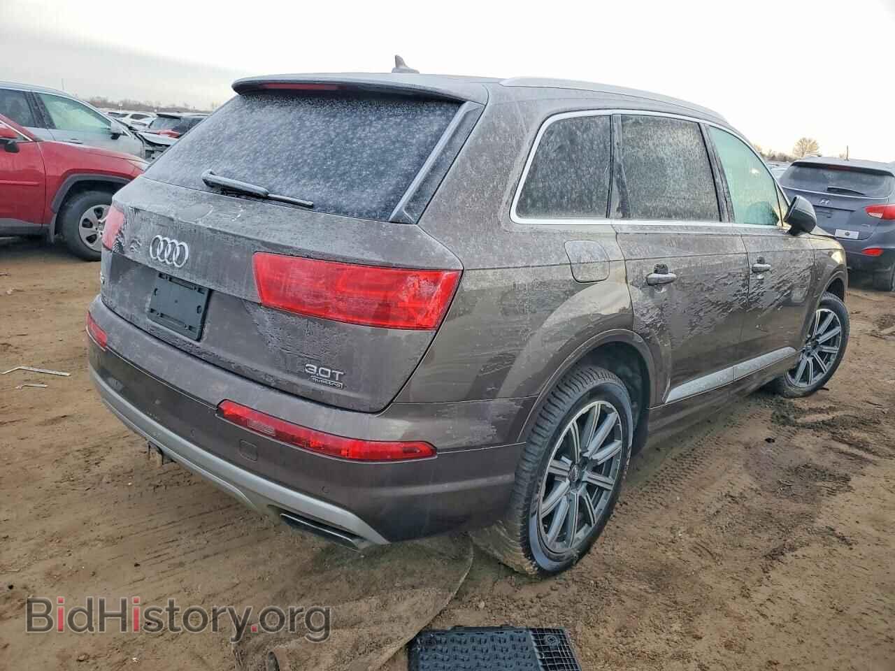 2017 AUDI Q7 - VIN: WA1VAAF7XHD043451 - Фото 3