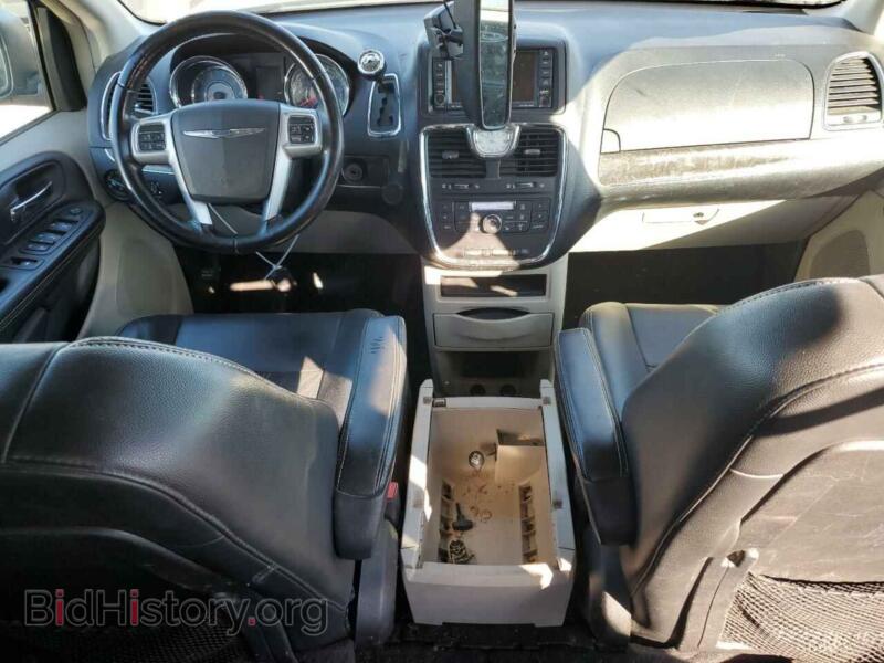2011 Chrysler MINIVAN (VIN 2A4RR8DG7BR630328) — photo 8 of 13