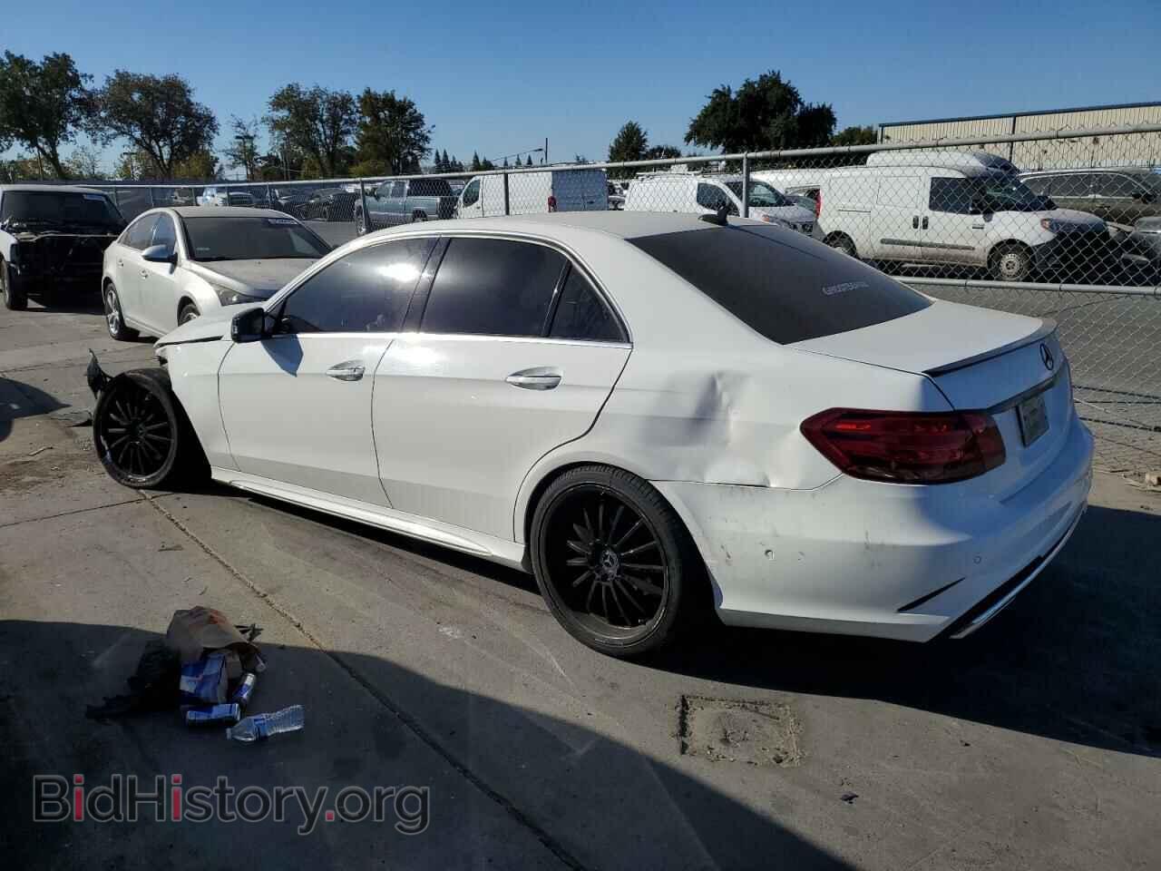 2014 MERCEDES-BENZ E-CLASS - VIN: WDDHF5KB8EA921709 - Фото 2