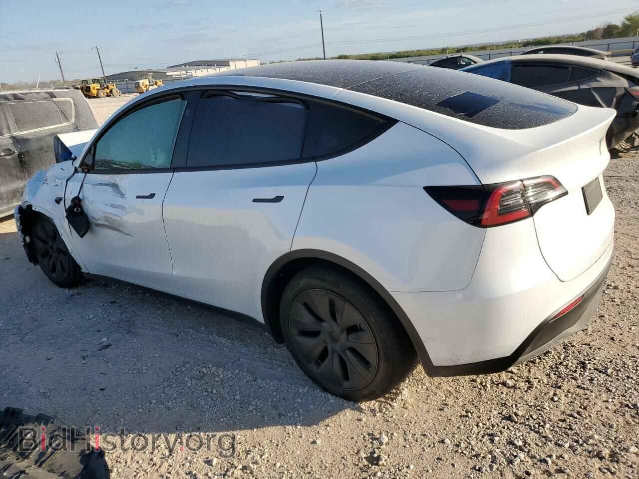 2024 TESLA MODEL Y - VIN: 7SAYGDEE7RA333742 - Фото 2