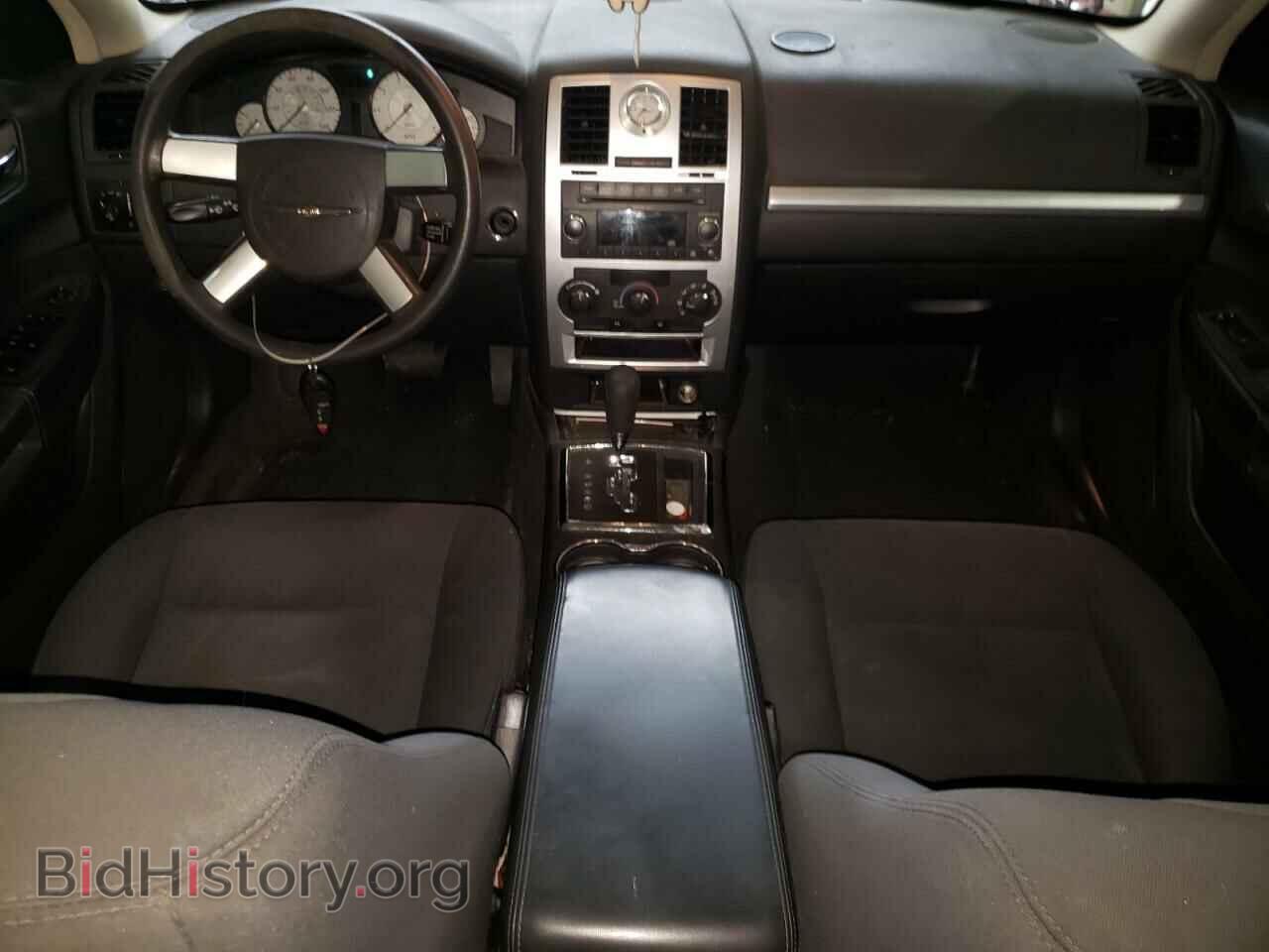 2010 CHRYSLER 300 - VIN: 2C3CA4CD6AH217781 - Фото 8