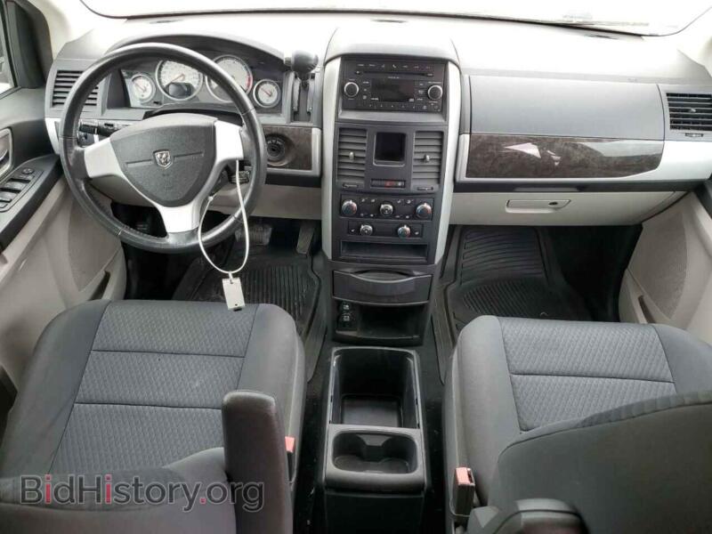 2010 Dodge CARAVAN (VIN 2D4RN5D14AR112626) — photo 8 of 13