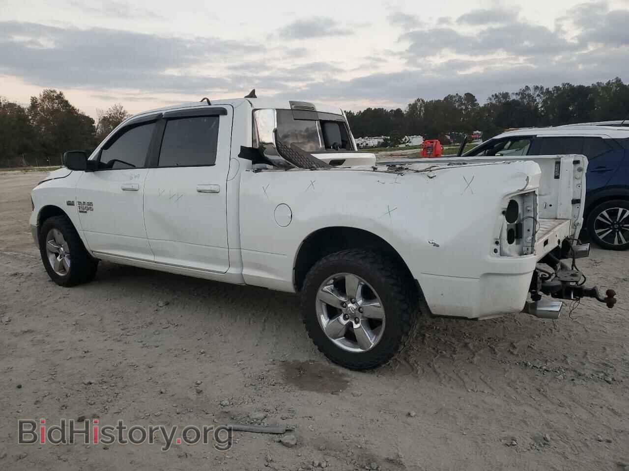 2019 RAM 1500 - VIN: 1C6RR6TT3KS722079 - Фото 2