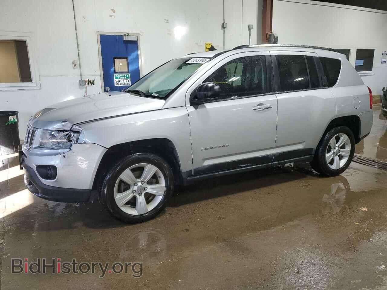 Photo 1J4NT1FA3BD260076 - JEEP COMPASS 2011