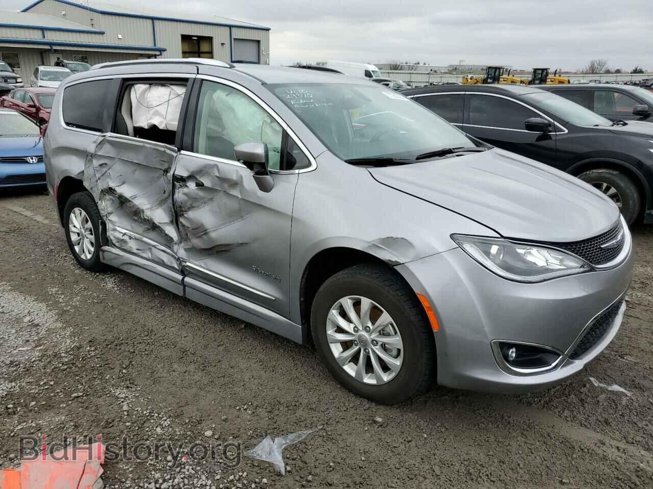 2019 CHRYSLER PACIFICA - VIN: 2C4RC1BG1KR583301 - Фото 4