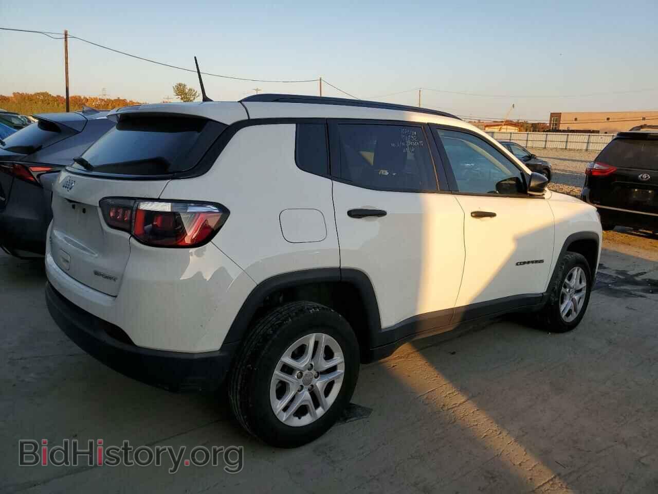 2018 JEEP COMPASS - VIN: 3C4NJDAB9JT147089 - Фото 3