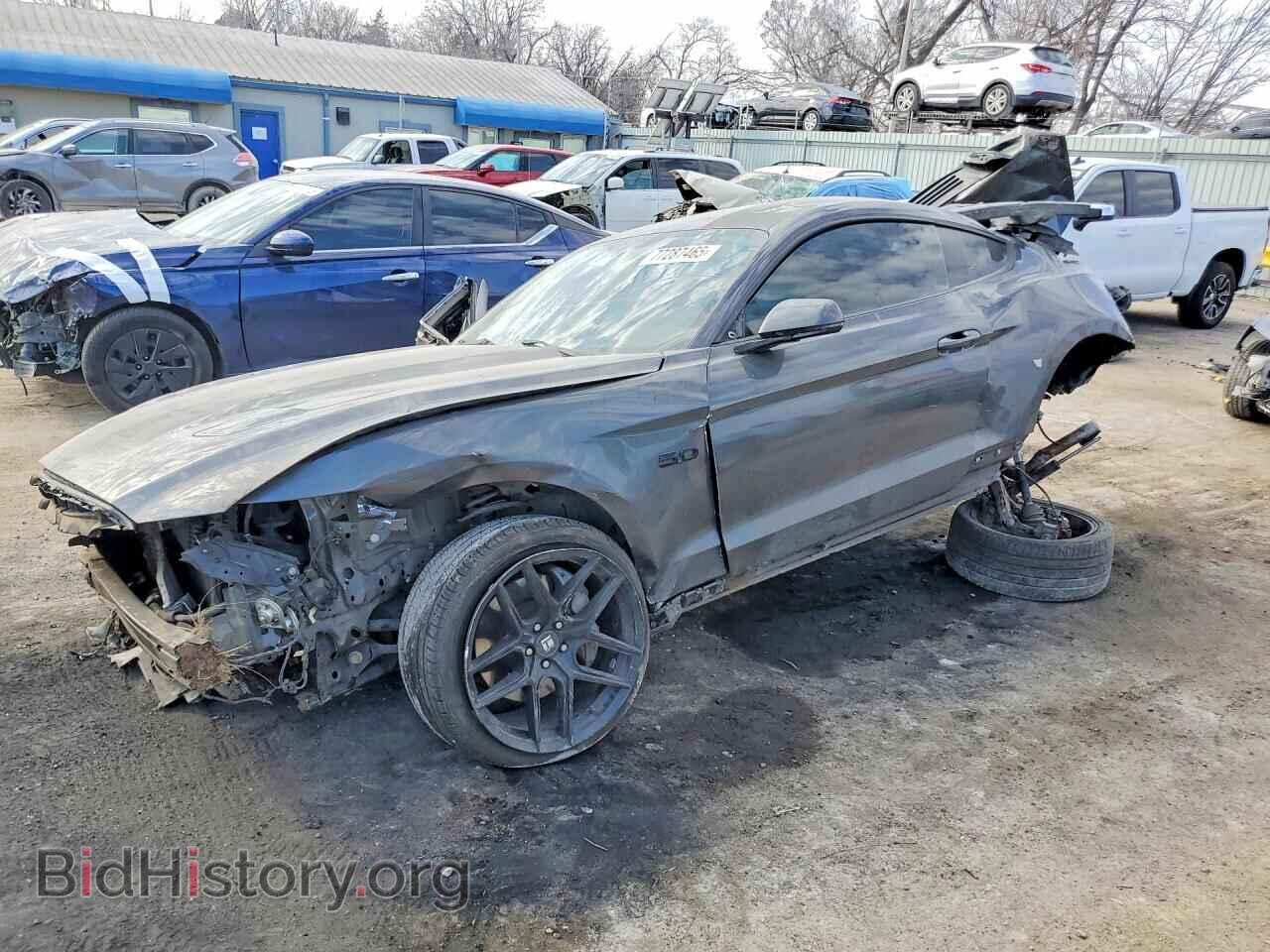 Photo 1FA6P8CF8H5210015 - FORD MUSTANG 2017