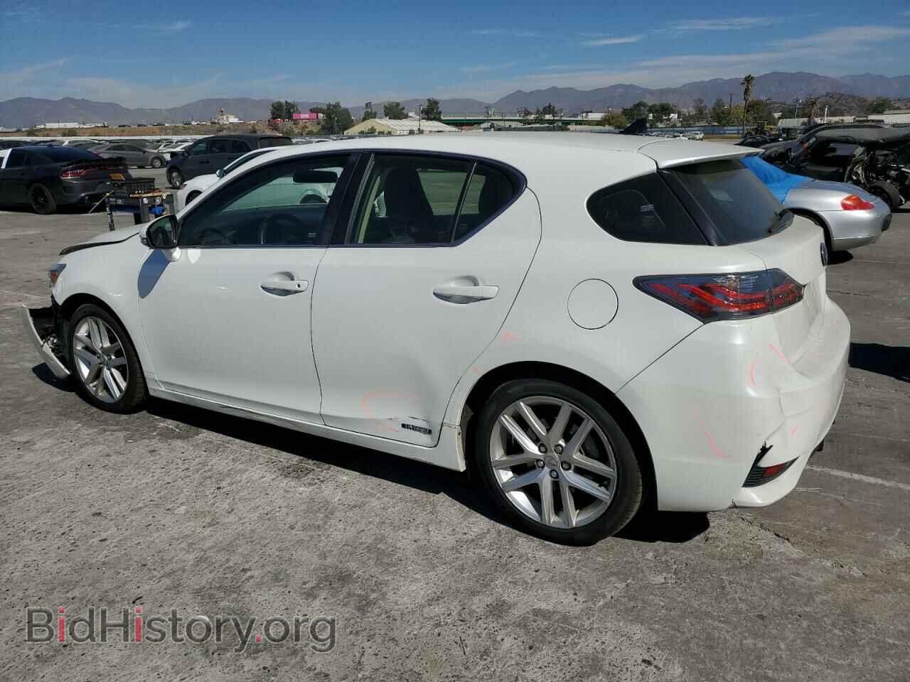 2014 LEXUS CT 200 - VIN: JTHKD5BH3E2206937 - Фото 2