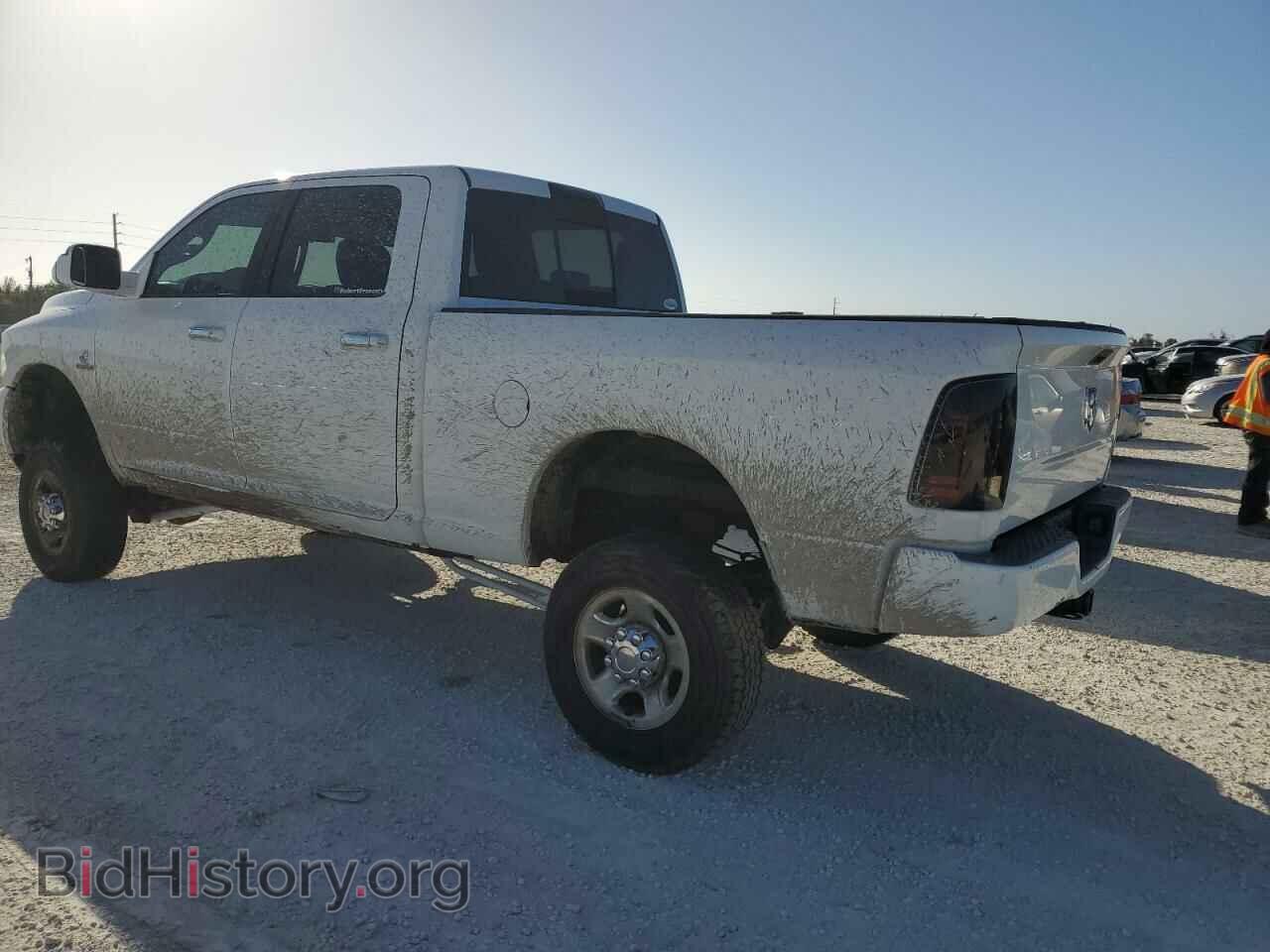 2013 RAM All Models - VIN: 3C6UR5DLXDG584117 - Фото 2