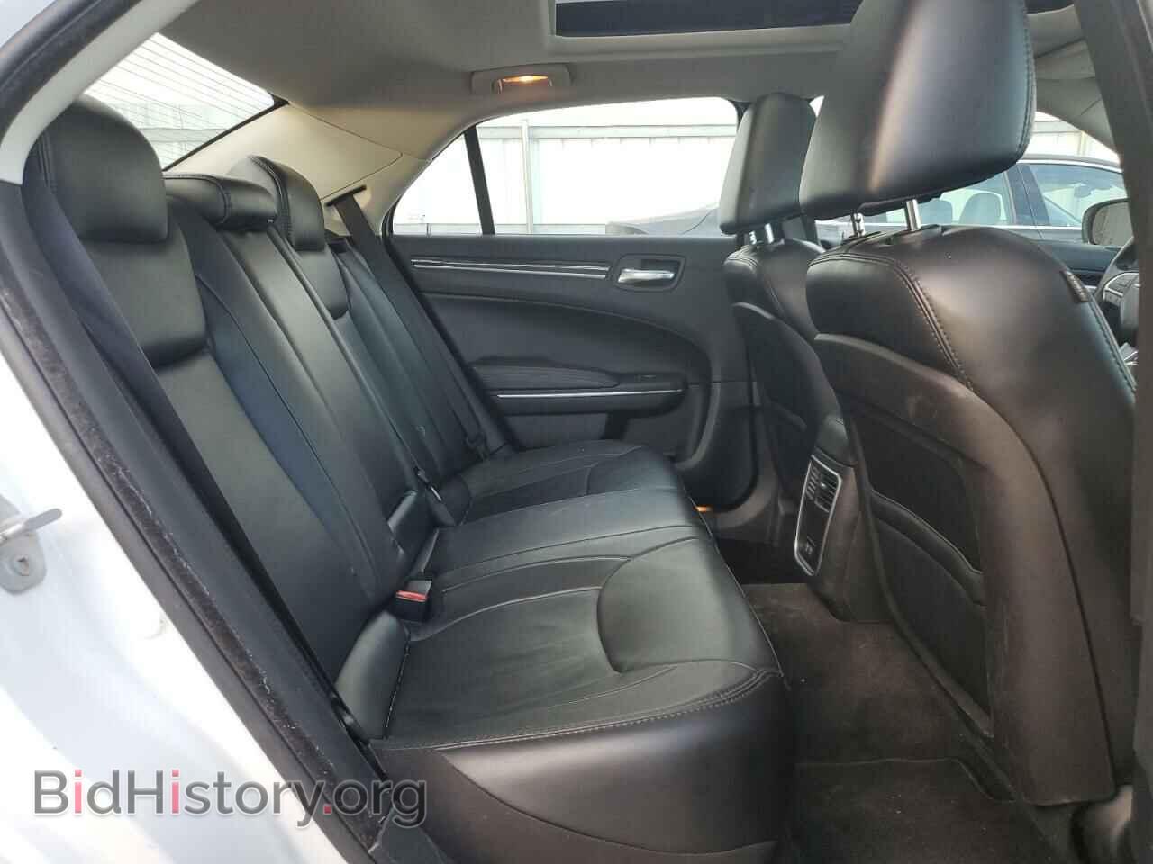 2016 CHRYSLER 300 - VIN: 2C3CCAAG0GH135107 - Фото 10