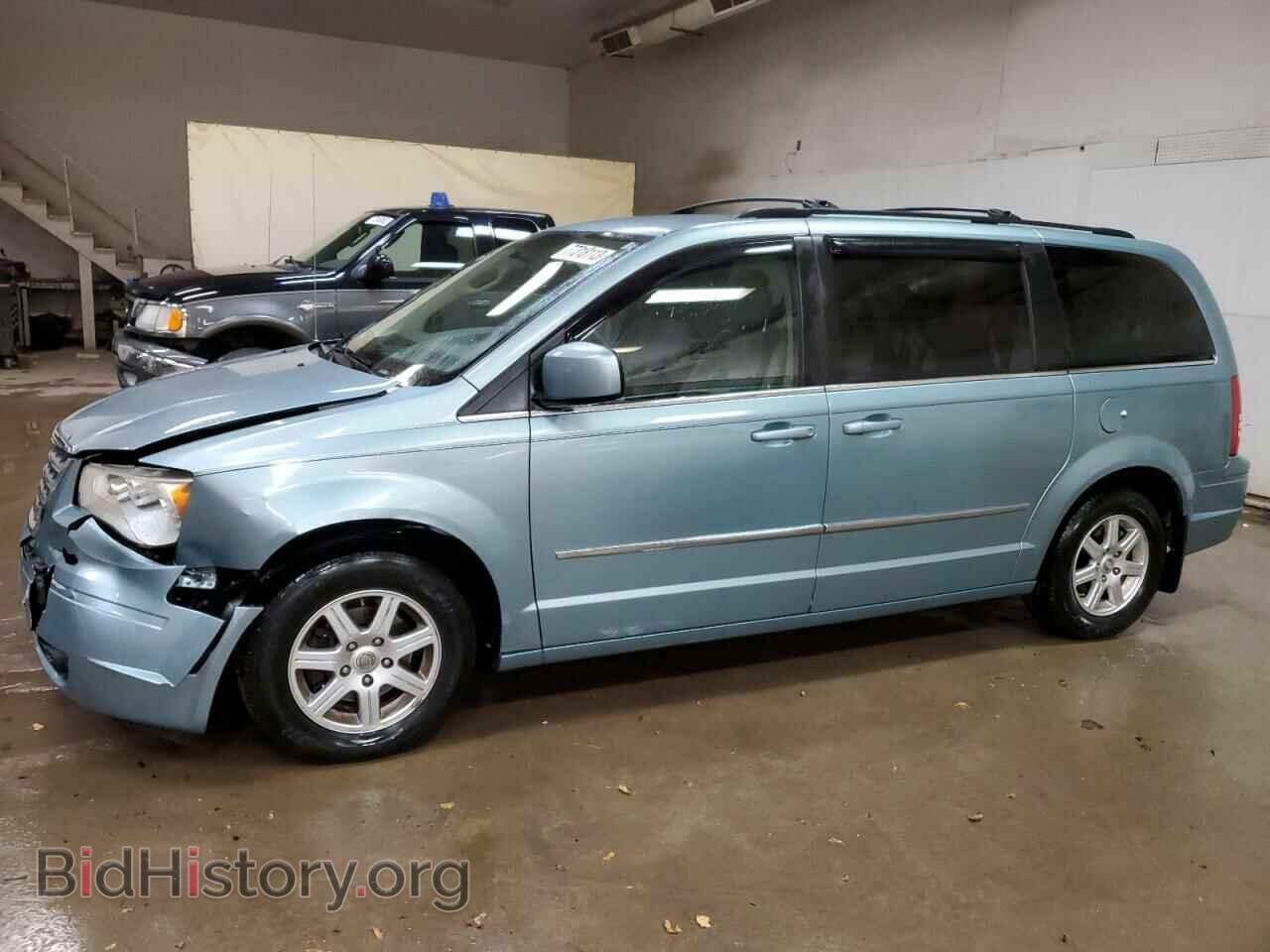 Photo 2A4RR5D19AR358258 - CHRYSLER MINIVAN 2010