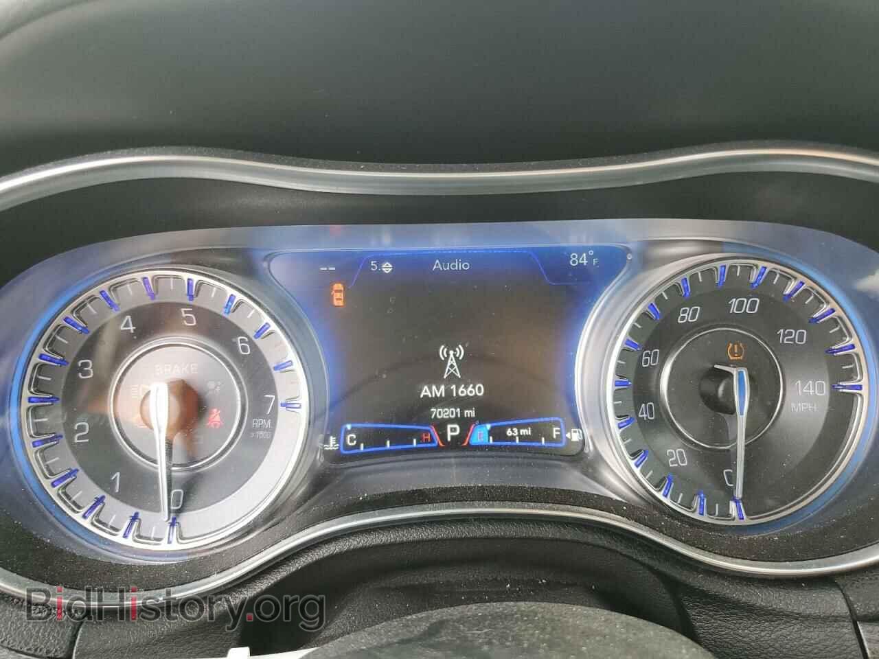 2019 CHRYSLER 300 - VIN: 2C3CCAAG5KH760854 - Фото 9