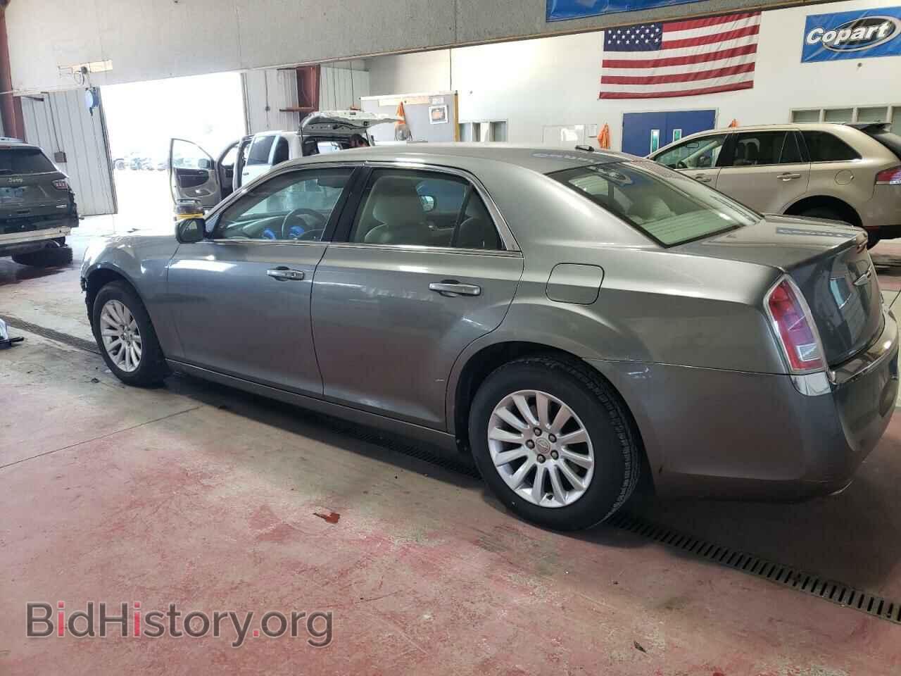 2012 CHRYSLER 300 - VIN: 2C3CCAAG4CH116795 - Фото 2
