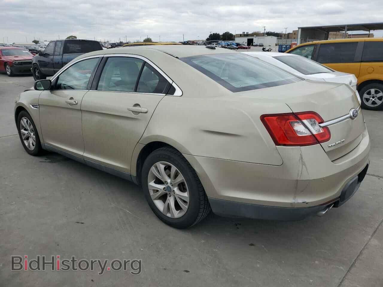 2011 FORD TAURUS - VIN: 1FAHP2EW2BG130255 - Photo 2