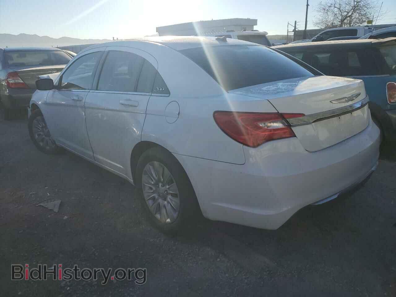 2013 CHRYSLER 200 - VIN: 1C3CCBAB4DN606494 - Фото 2