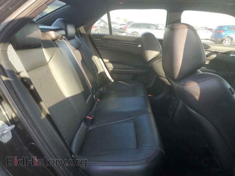 2017 Chrysler 300 (VIN 2C3CCAGG7HH507583) — фото 10 из 12