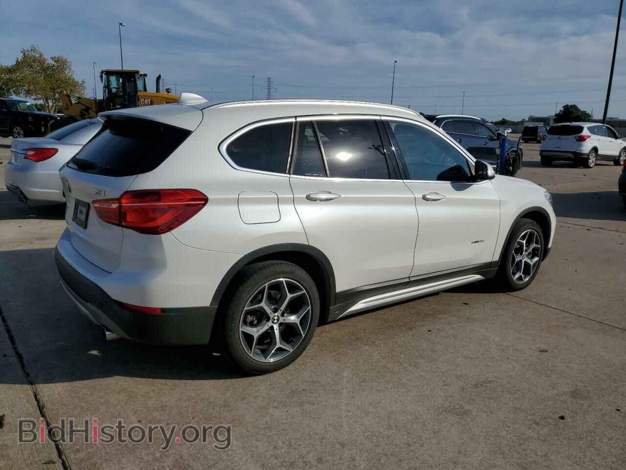 2017 BMW X1 - VIN: WBXHT3C36H5F73930 - Фото 3