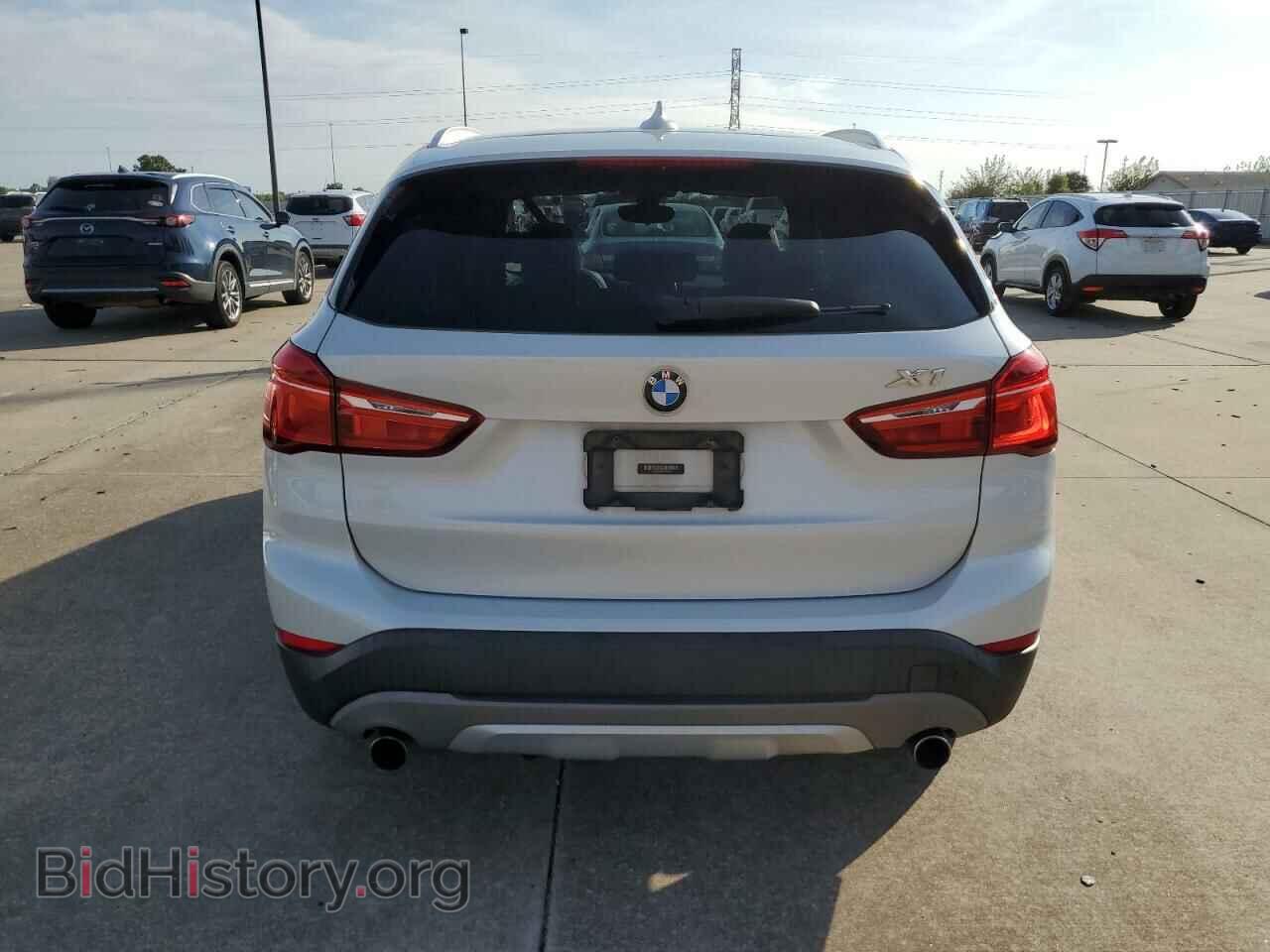 2017 BMW X1 - VIN: WBXHT3C36H5F73930 - Фото 6