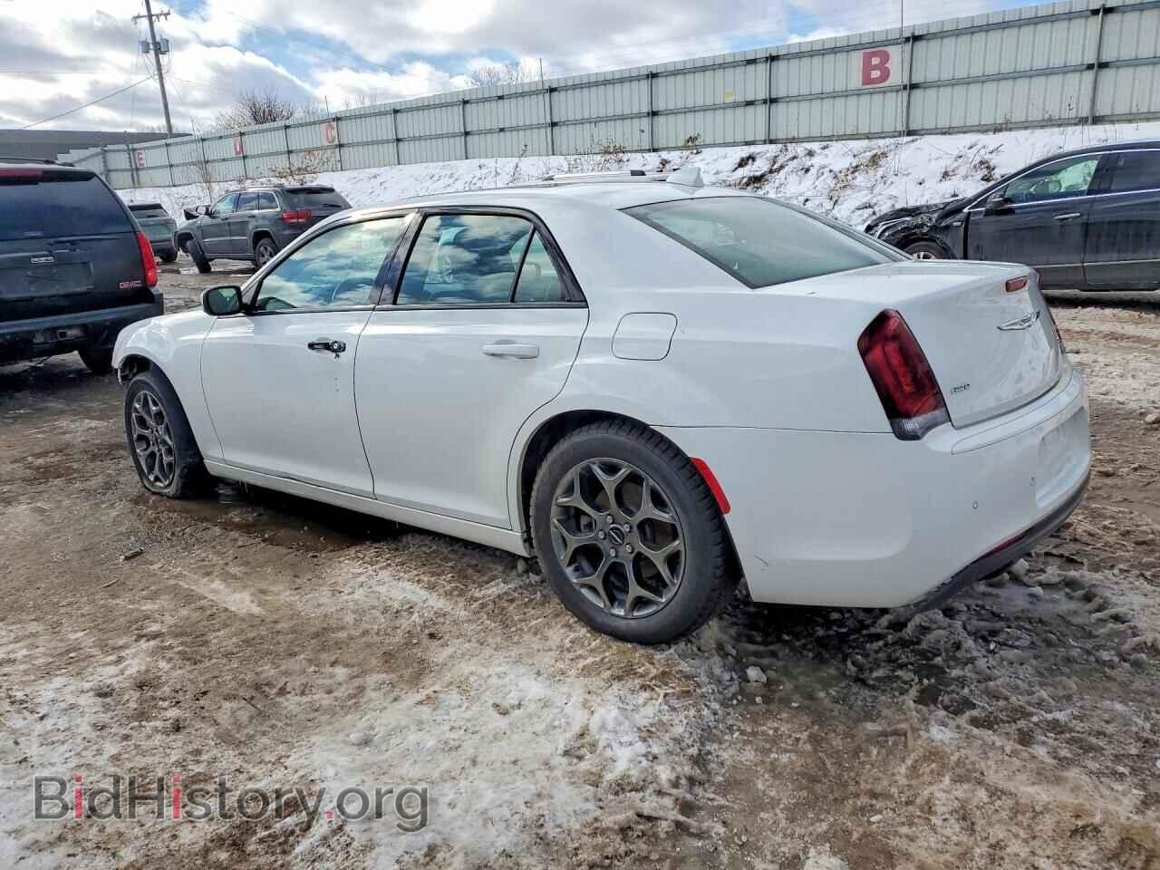2016 CHRYSLER 300 - VIN: 2C3CCAGG0GH311385 - Фото 2