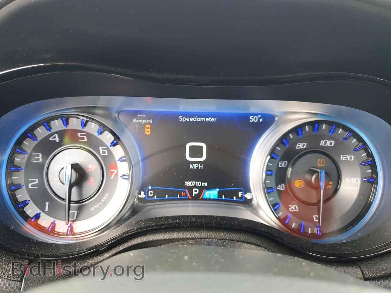 2016 CHRYSLER 300 - VIN: 2C3CCAGG0GH311385 - Фото 9