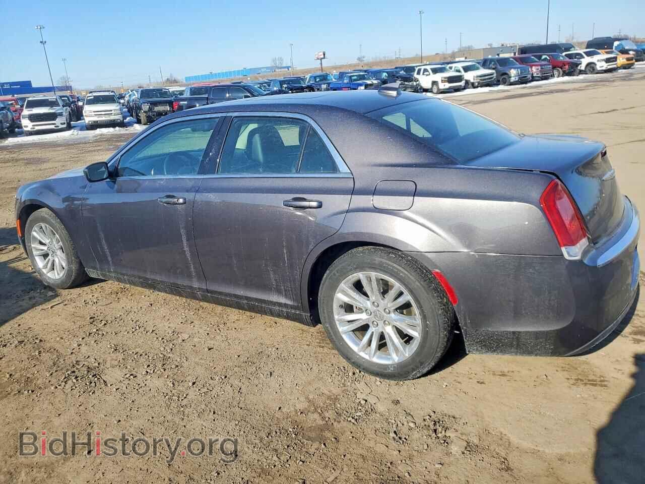 2016 CHRYSLER 300 - VIN: 2C3CCAAG1GH243834 - Фото 2
