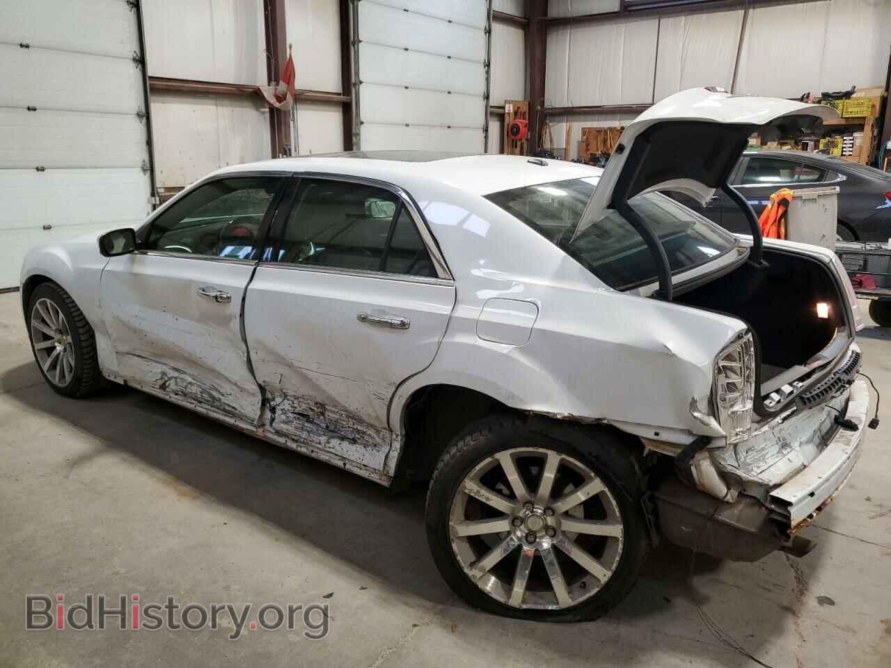2011 CHRYSLER 300 - VIN: 2C3CA6CT0BH612740 - Фото 2