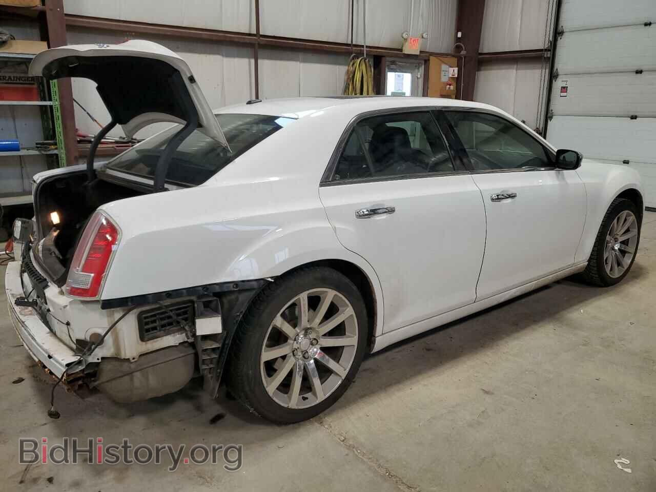 2011 CHRYSLER 300 - VIN: 2C3CA6CT0BH612740 - Фото 3