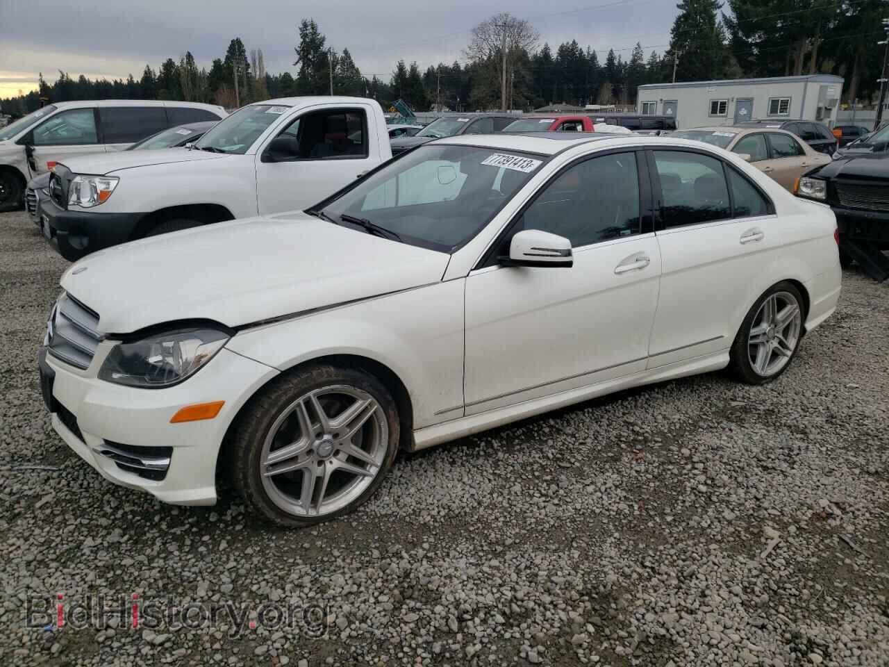 Photo WDDGF5HB2DR299532 - MERCEDES-BENZ C-CLASS 2013
