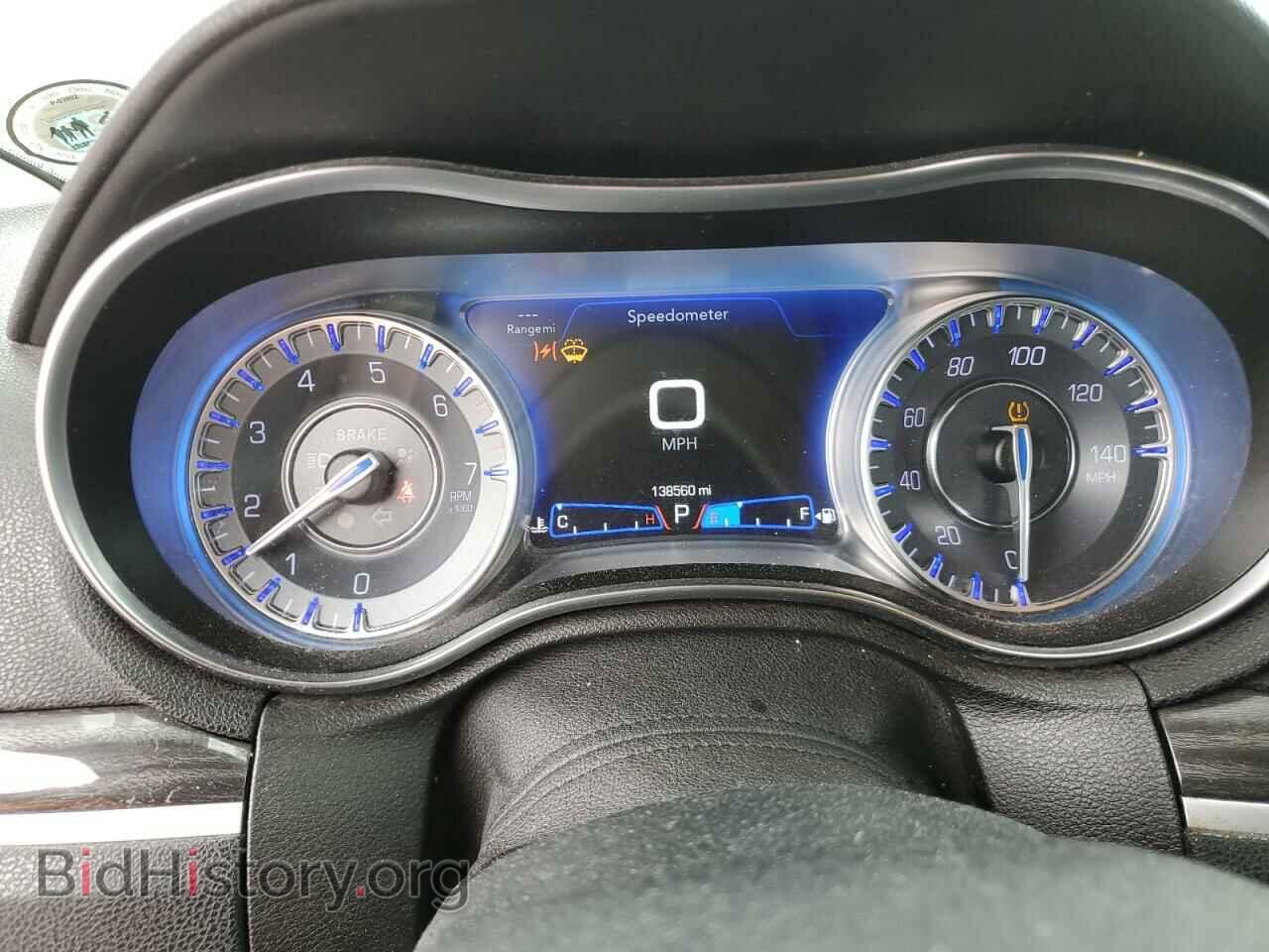 2019 CHRYSLER 300 - VIN: 2C3CCAAG7KH710960 - Фото 9