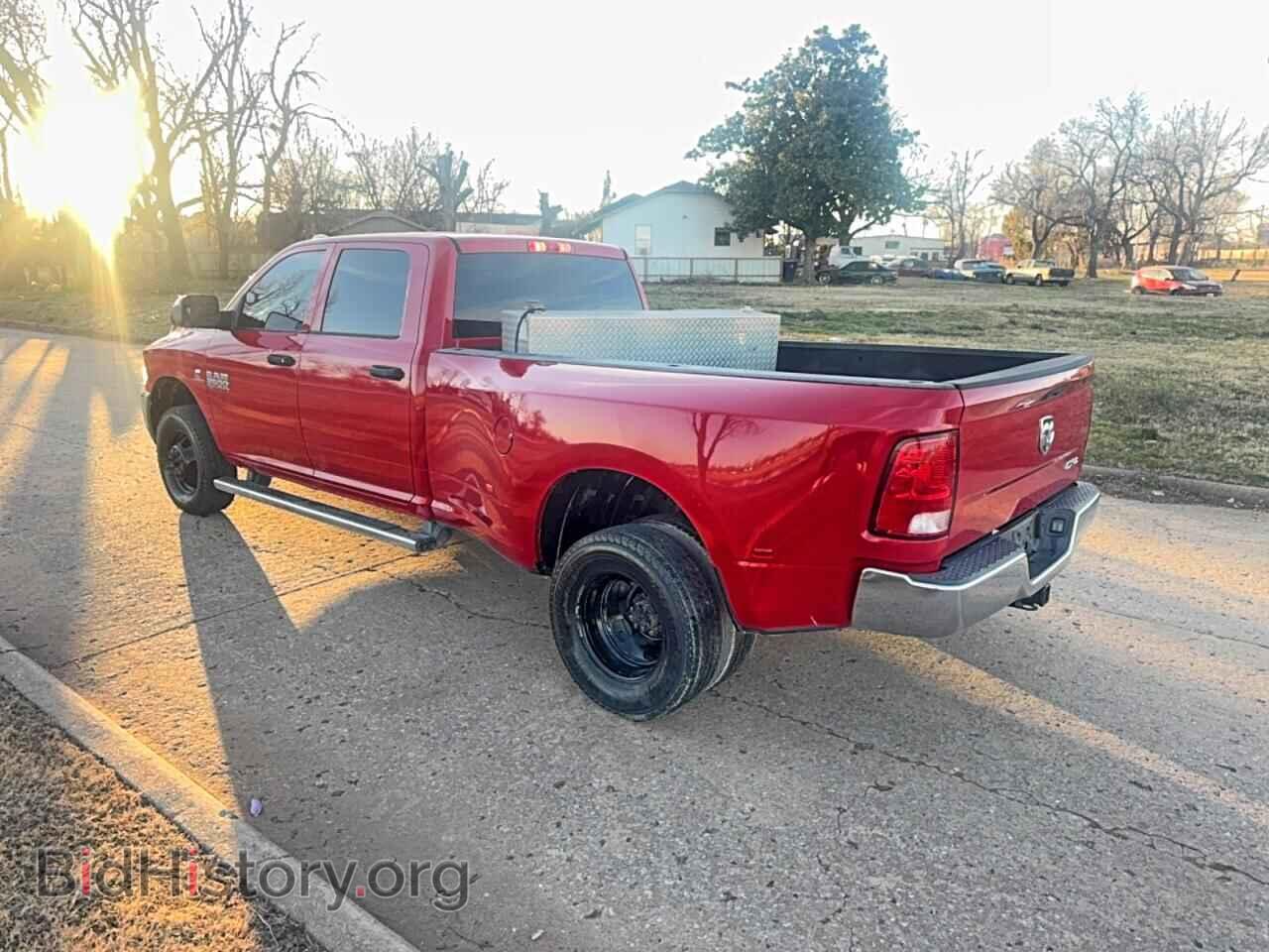 2018 RAM All Models - VIN: 3C63RRGL1JG281172 - Photo 3