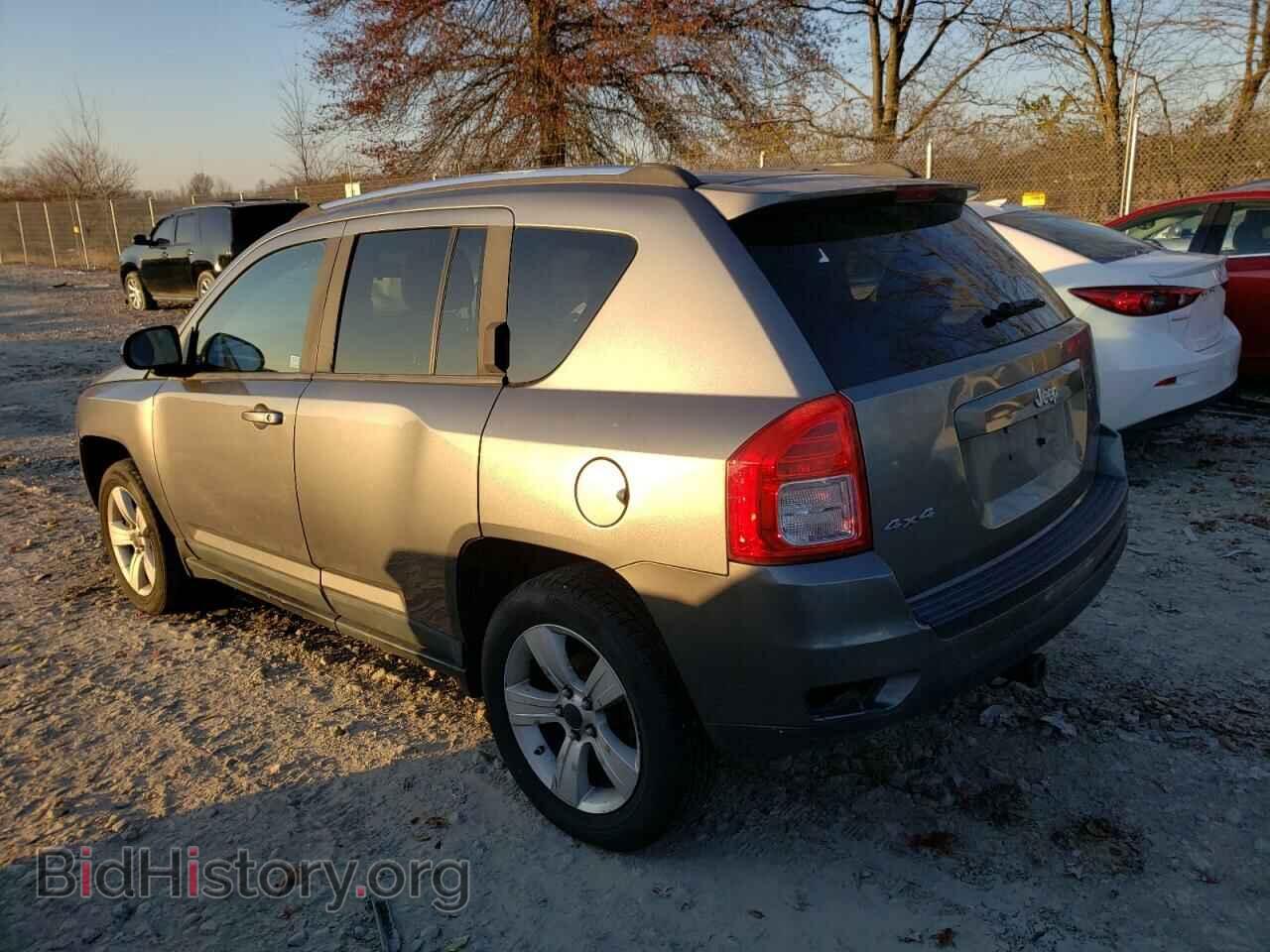 2011 JEEP COMPASS - VIN: 1J4NF1FB3BD240121 - Photo 2