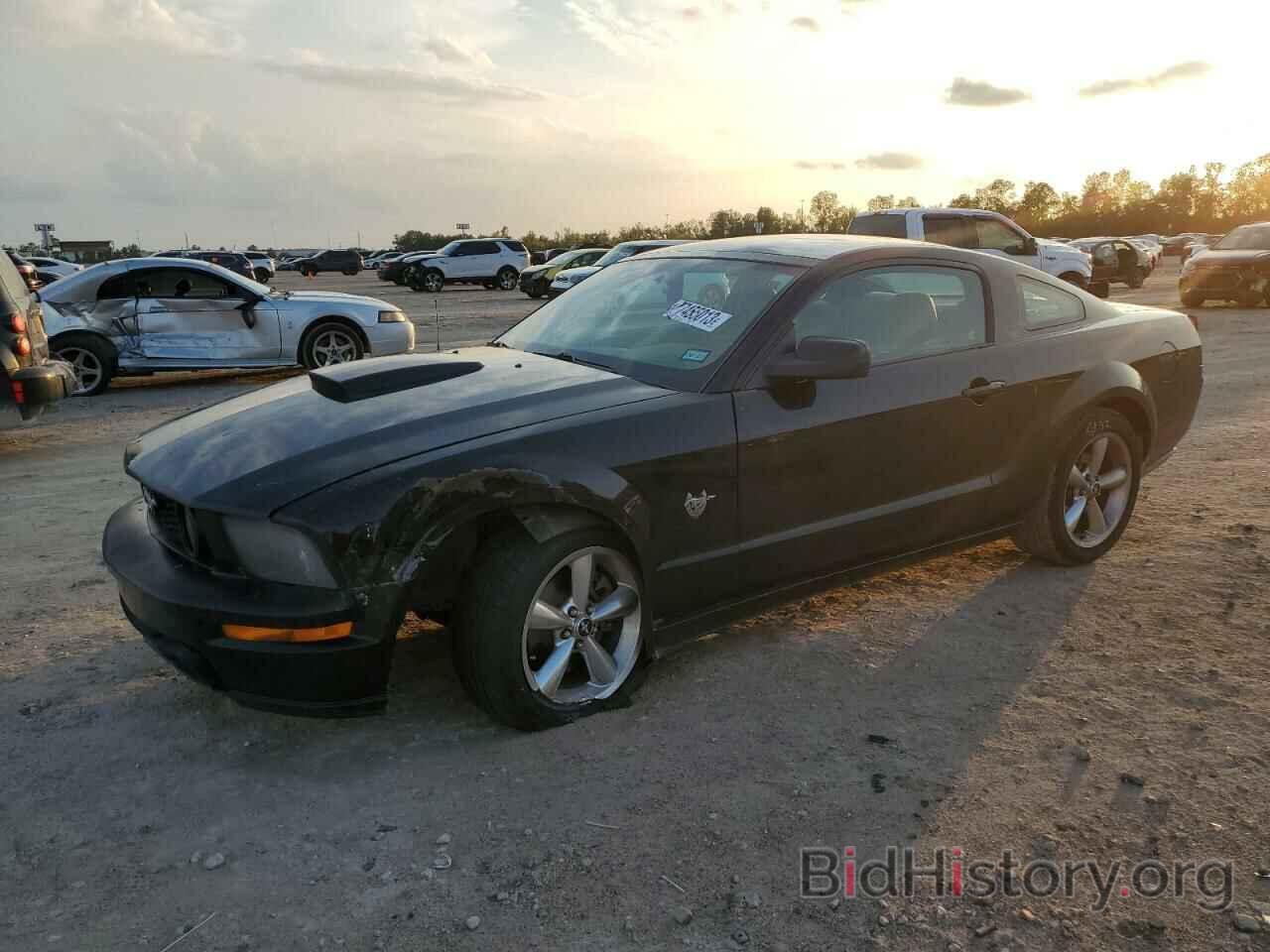 Photo 1ZVHT82H295113327 - FORD MUSTANG 2009