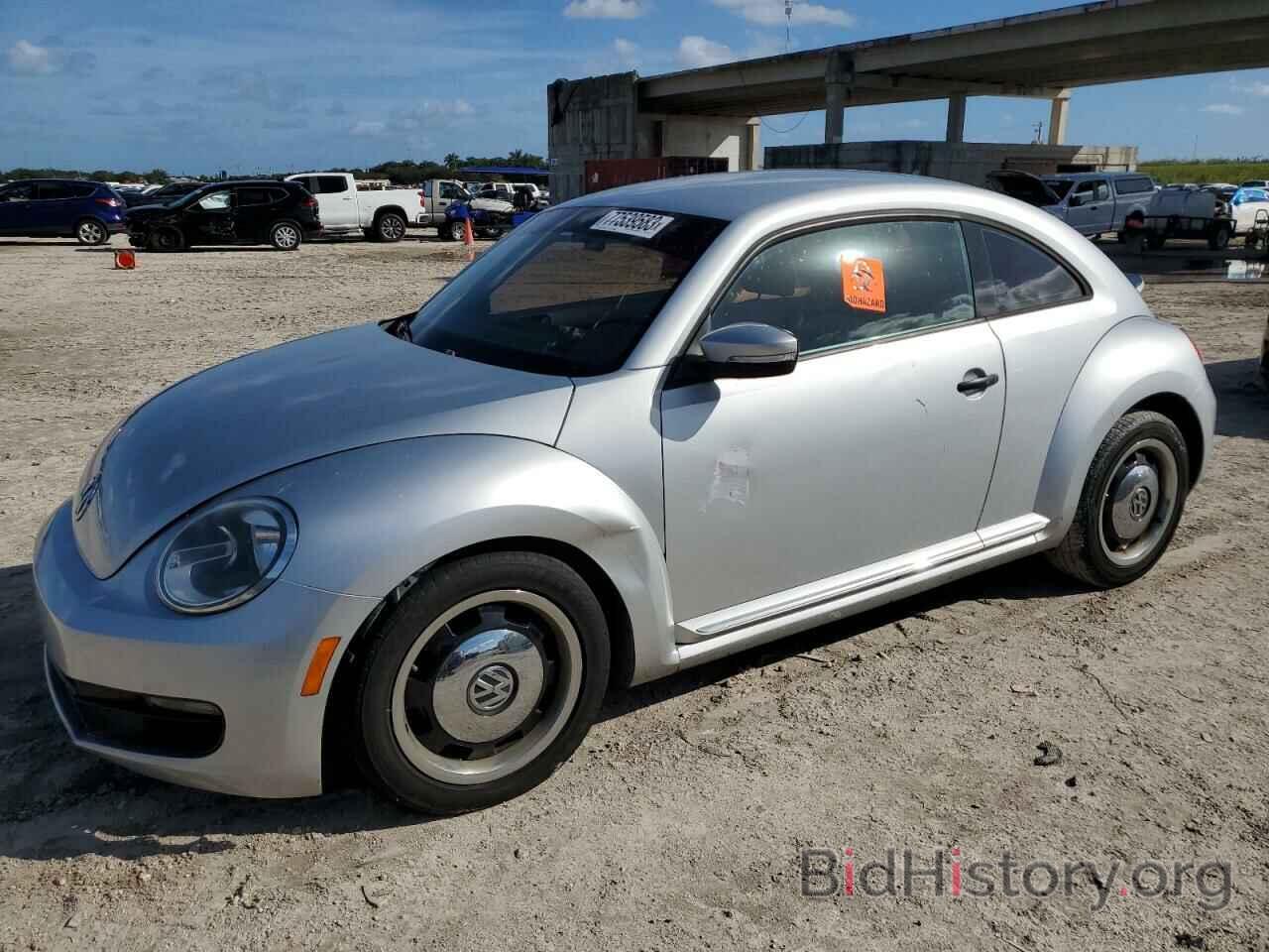 Photo 3VWF17AT1FM651990 - VOLKSWAGEN BEETLE 2015