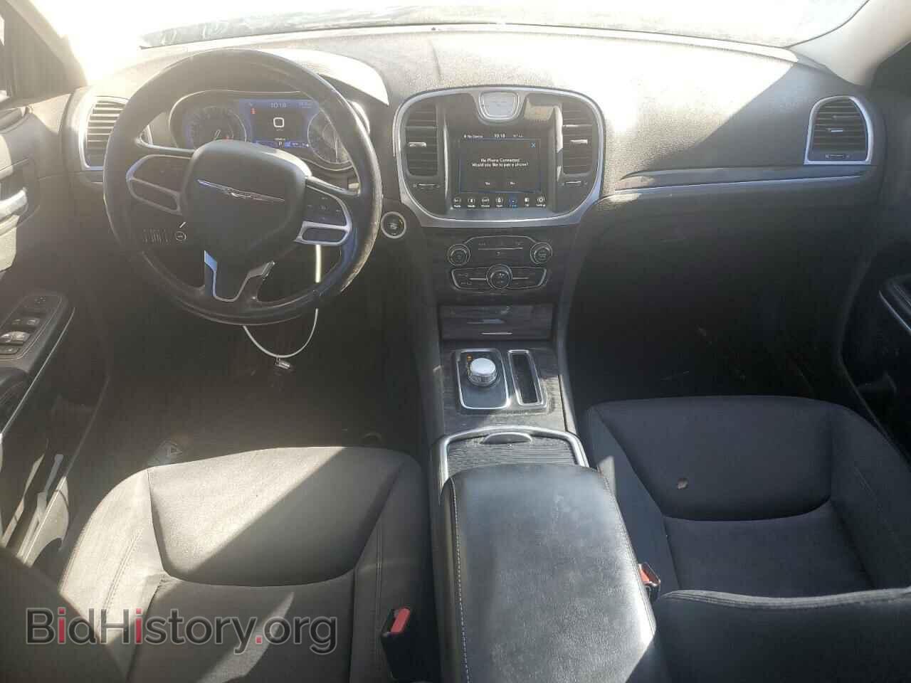 2019 CHRYSLER 300 - VIN: 2C3CCAAG3KH663149 - Фото 8