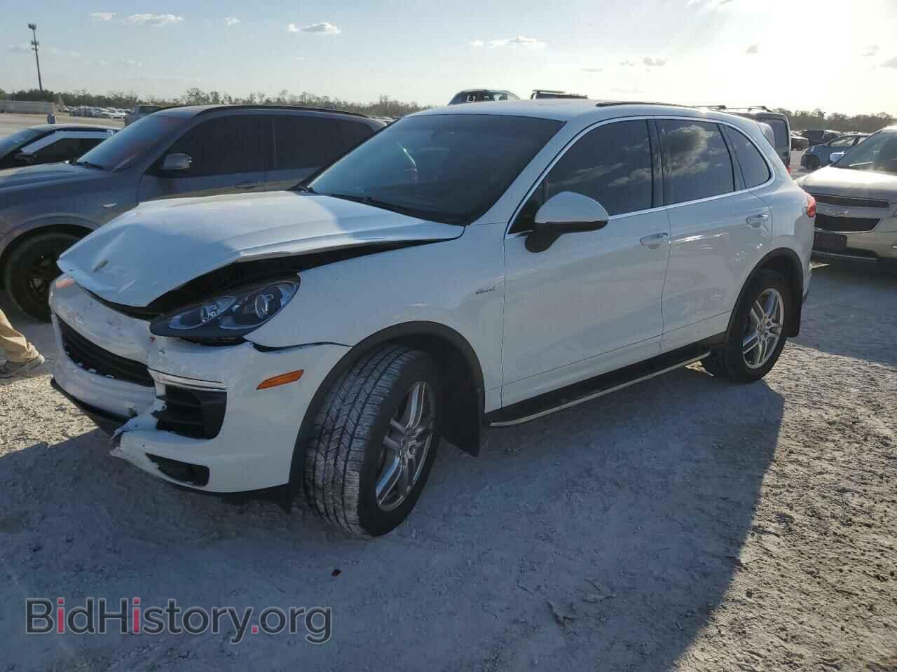 Фотография WP1AF2A29GKA44400 - PORSCHE CAYENNE 2016