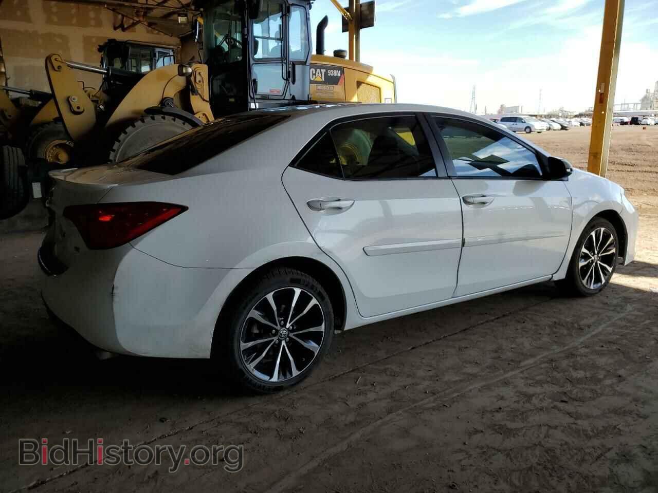 2018 TOYOTA COROLLA - VIN: 2T1BURHE3JC048018 - Фото 3