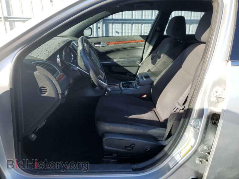2012 Chrysler 300 (VIN 2C3CCAAG7CH104558) — фото 7 из 12