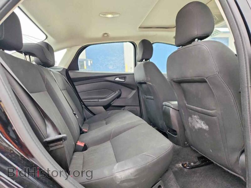 2016 Ford FOCUS (VIN 1FADP3F29GL348031) — photo 10 of 15