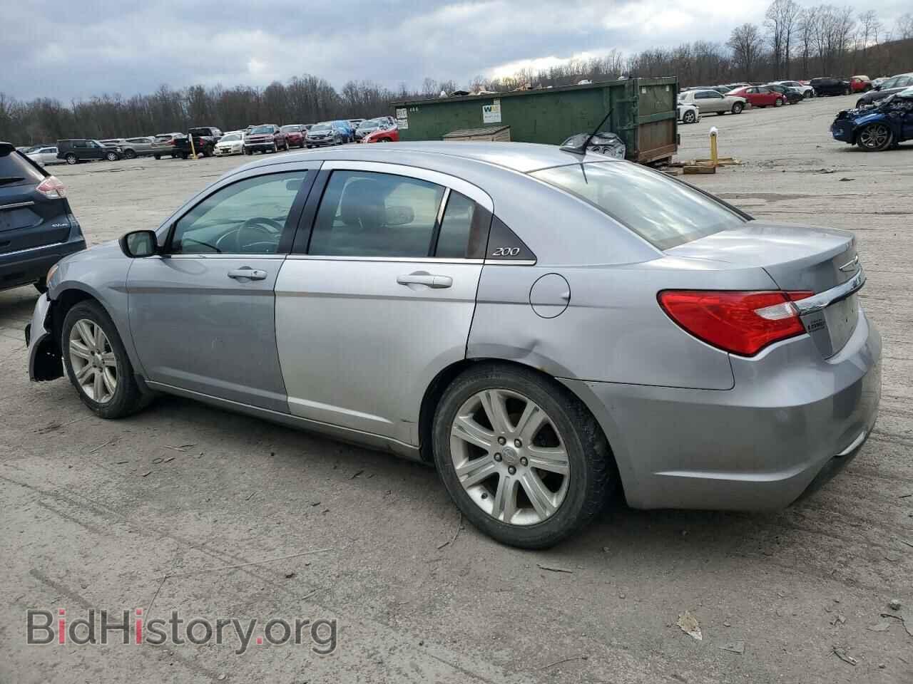 2013 CHRYSLER 200 - VIN: 1C3CCBAB0DN761320 - Фото 2