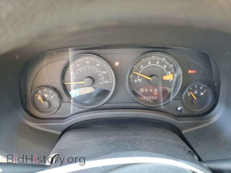 2014 Jeep COMPASS (VIN 1C4NJCBAXED812528) — photo 9 of 12