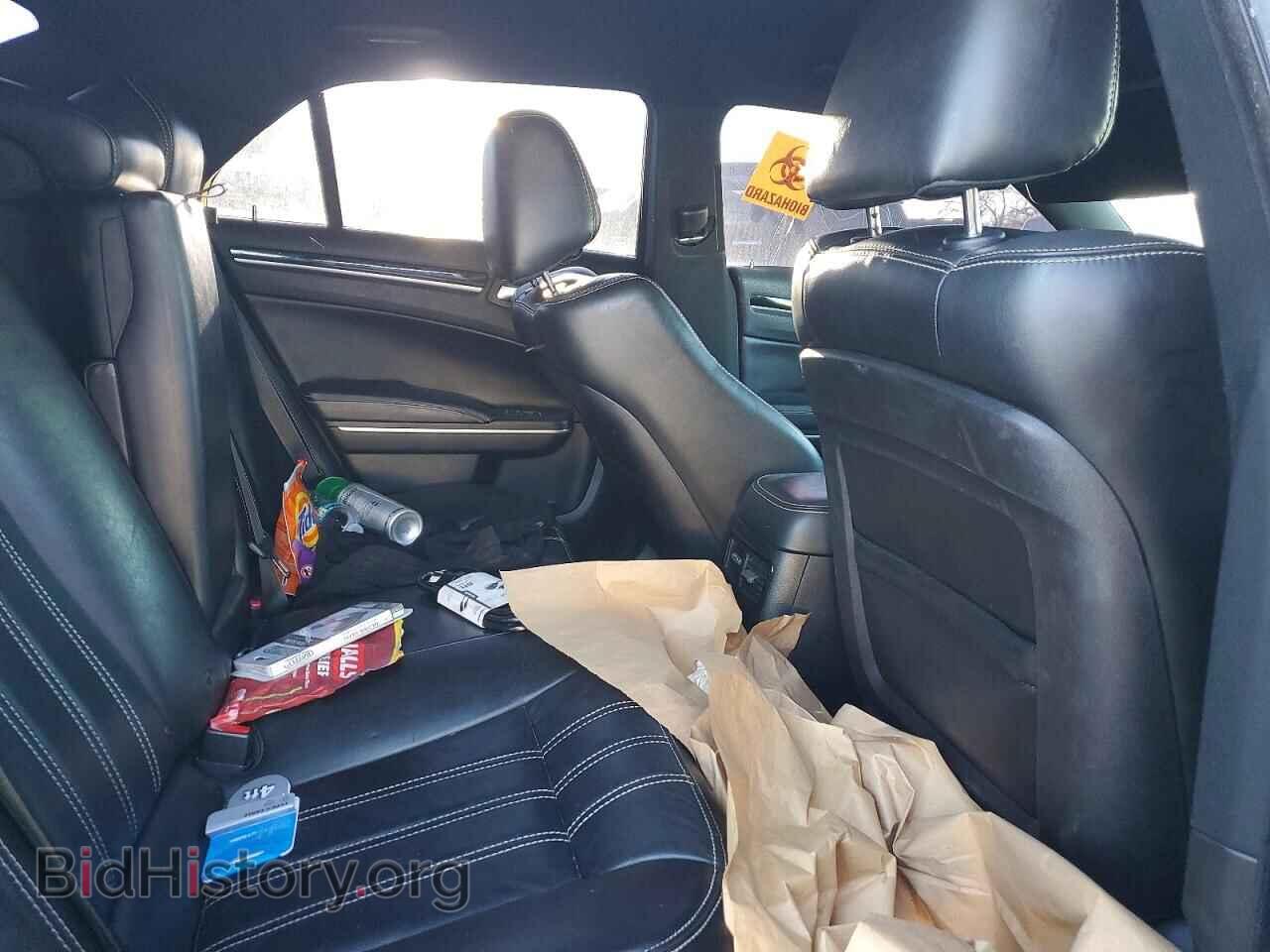 2019 CHRYSLER 300 - VIN: 2C3CCABG5KH538863 - Photo 10