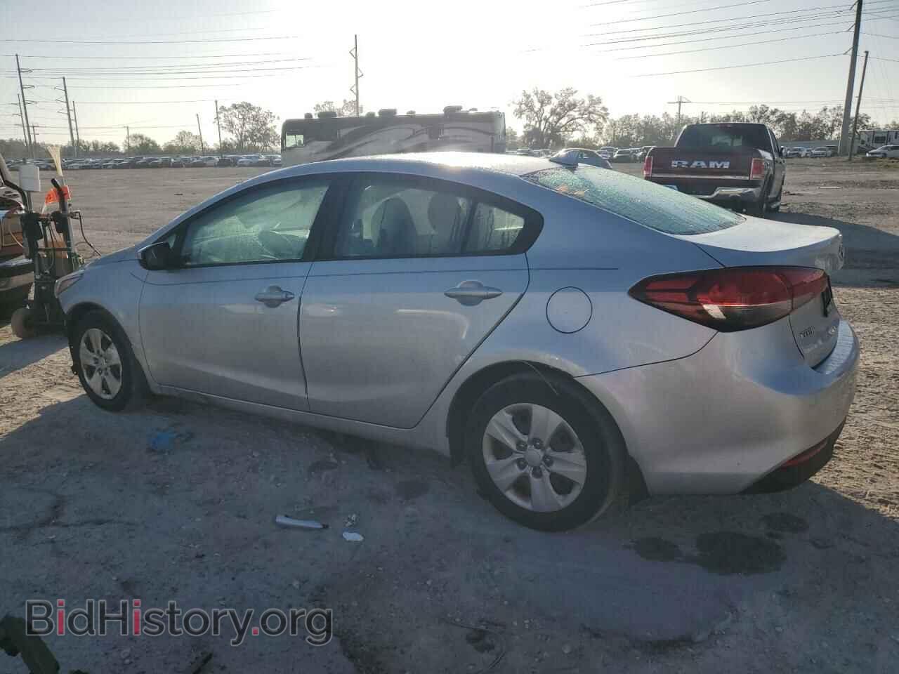 2017 KIA FORTE - VIN: 3KPFK4A76HE124462 - Фото 2