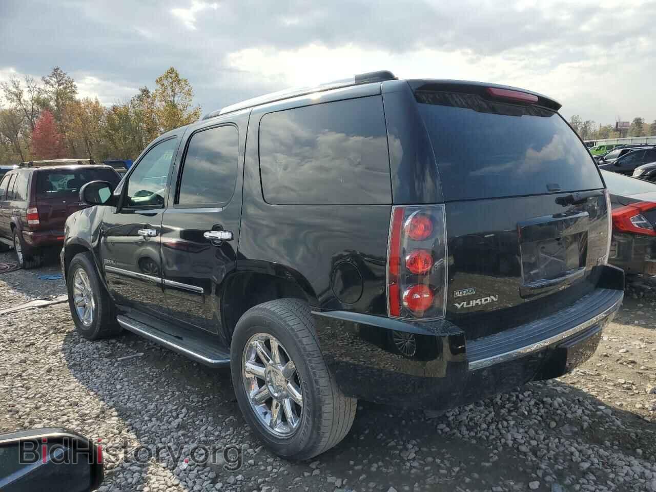 2011 GMC YUKON - VIN: 1GKS2EEF7BR400623 - Фото 2