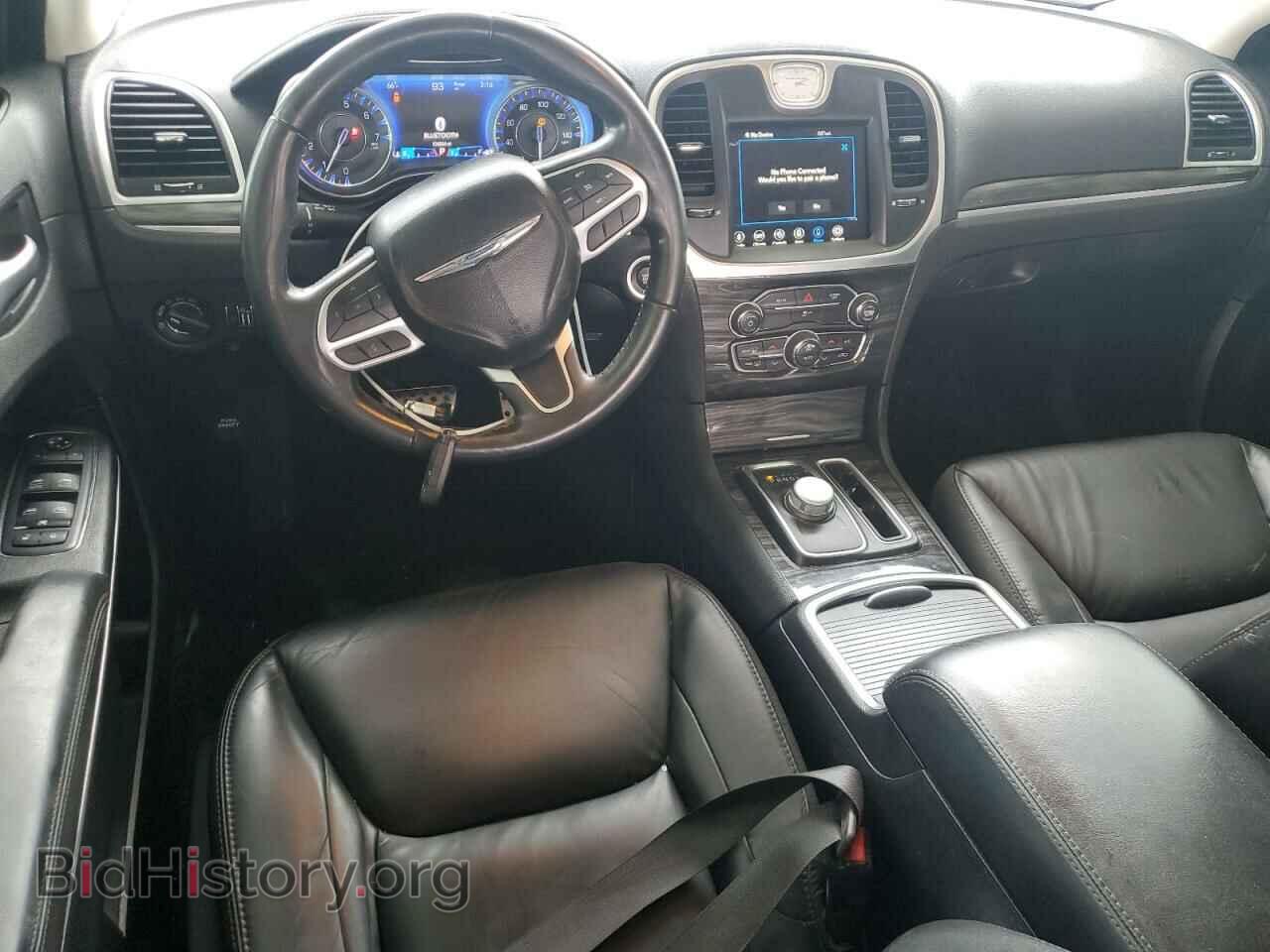 2019 CHRYSLER 300 - VIN: 2C3CCAAG3KH760903 - Фото 8